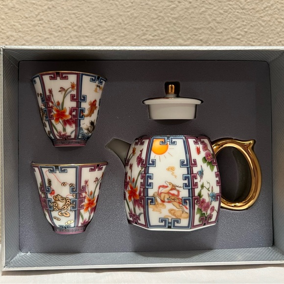 Elegant White and Gold Tea Set with sophisticated design